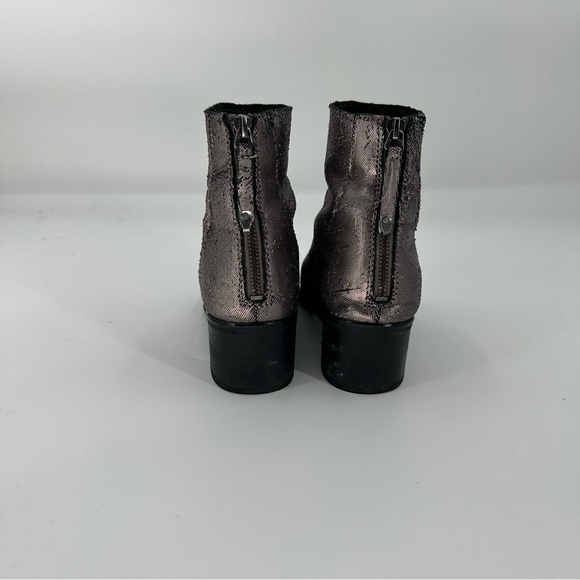 Dolce Vita Metallic Silver Ankle Boot Distressed Size 8 - Picture 3 of 7